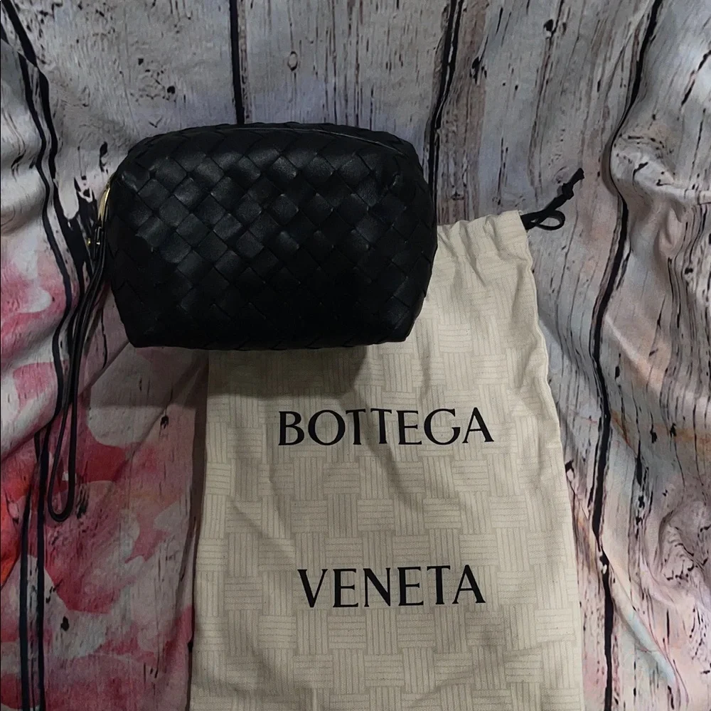 Bottega Veneta Napa Intrecciato Zip Wristlet Clutch Black
